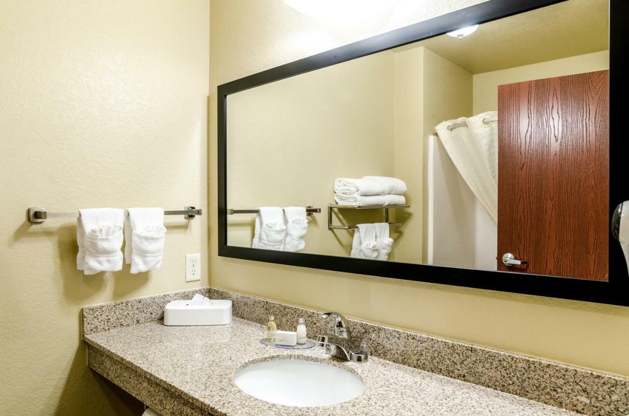 Cobblestone Inn & Suites-Kersey المظهر الخارجي الصورة