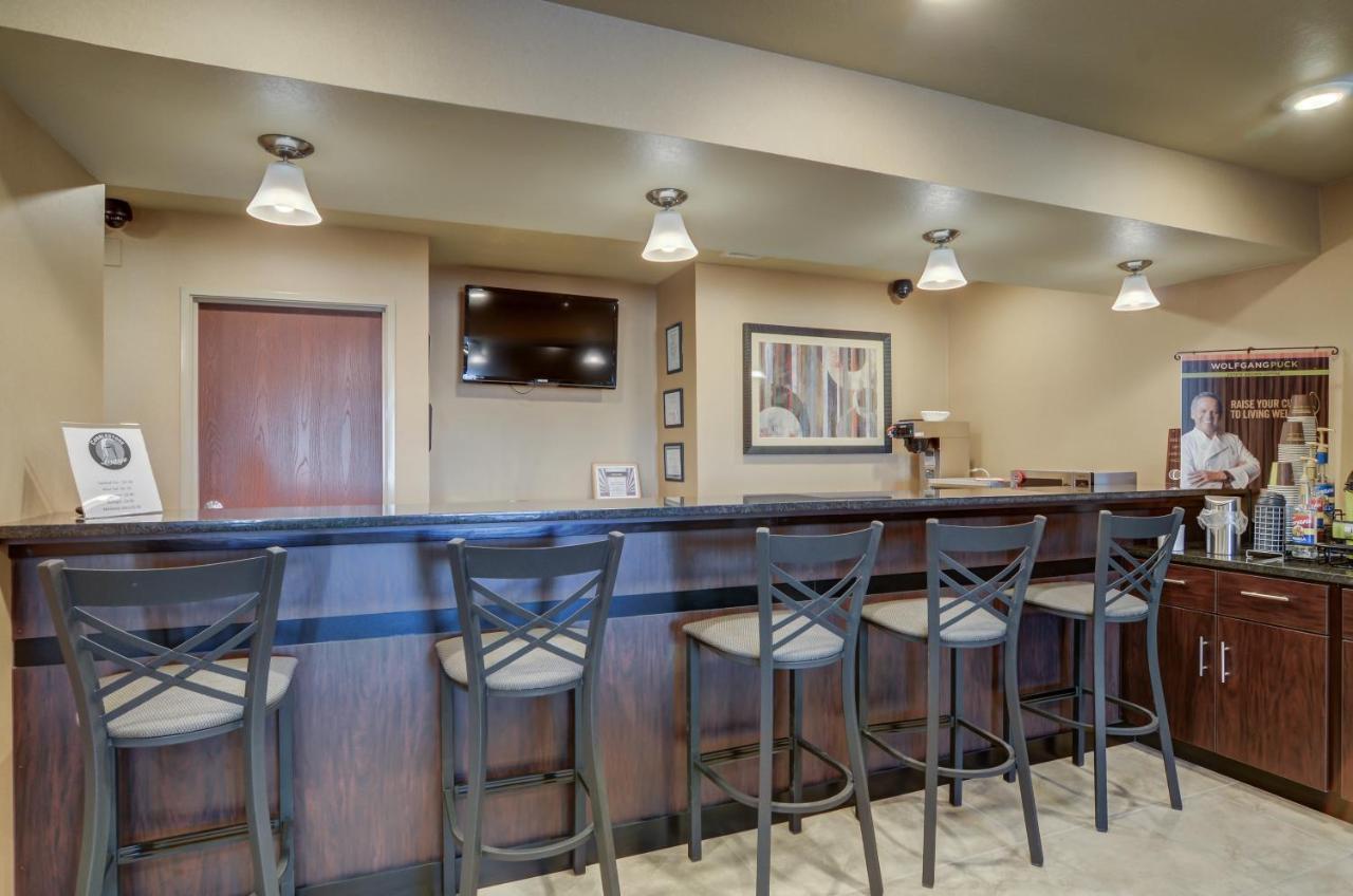 Cobblestone Inn & Suites-Kersey المظهر الخارجي الصورة
