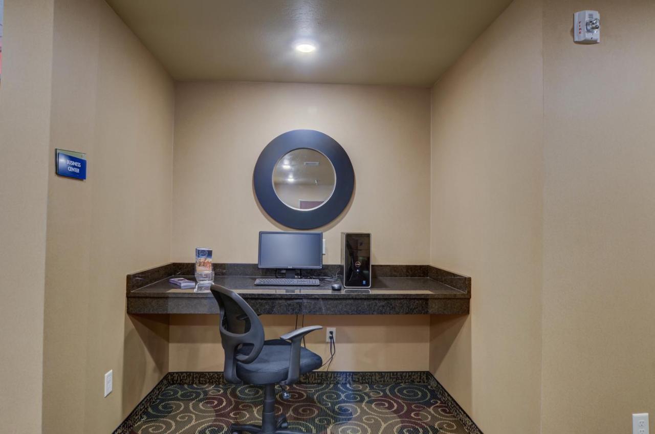 Cobblestone Inn & Suites-Kersey المظهر الخارجي الصورة